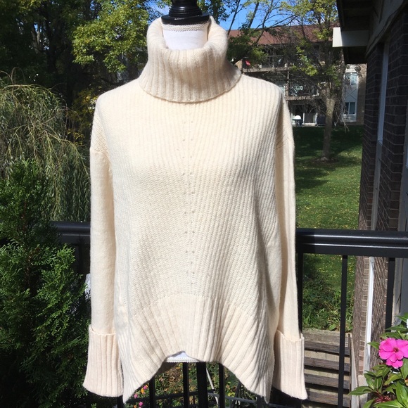 Moth Oversized Wool Blend Turtleneck Sweater - Picture 3 of 15